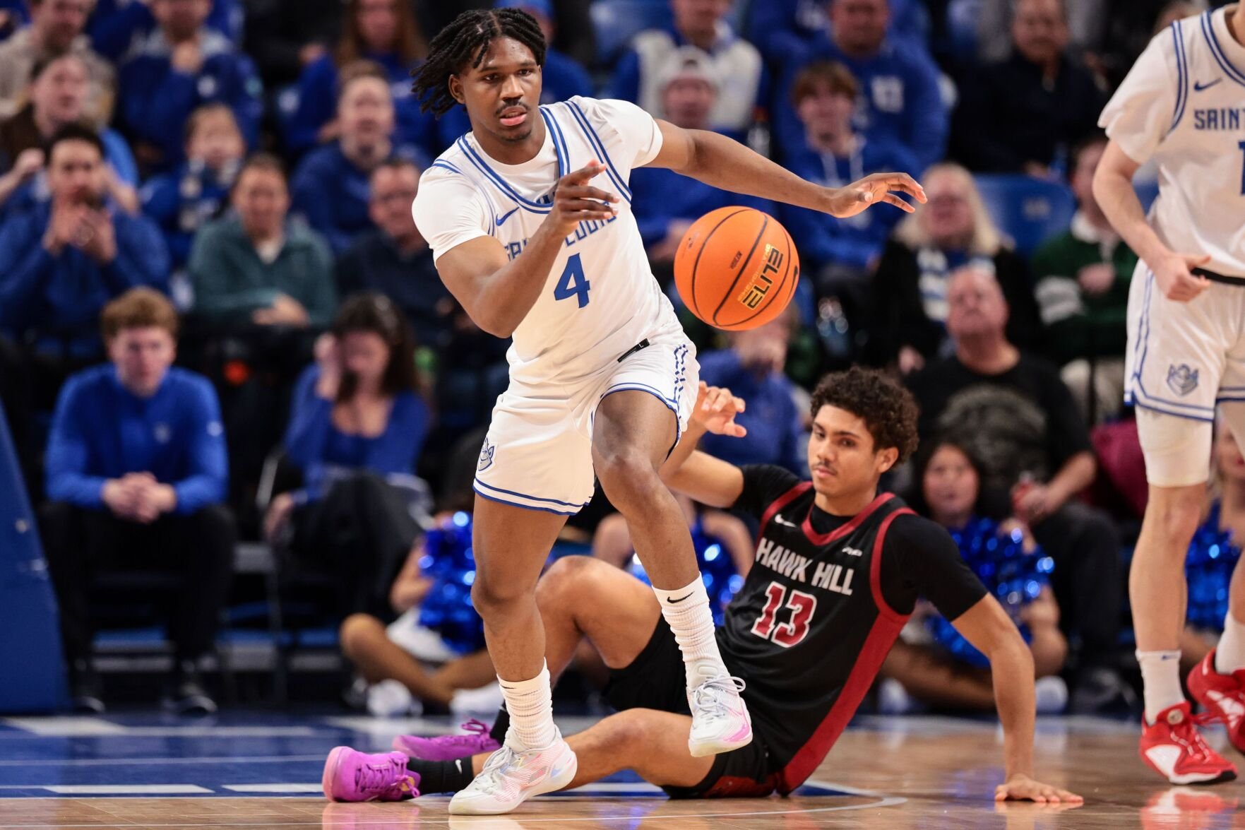 Robbie Avila has 18 points as St. Louis University beats La Salle 84-72