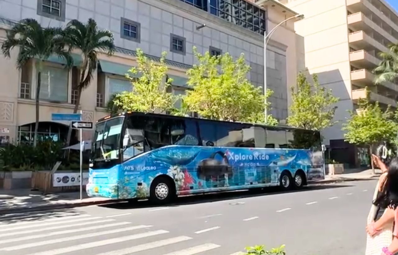 In Crowded Waikiki a New Bus Tour Uses XR to Reimagine Sightseeing