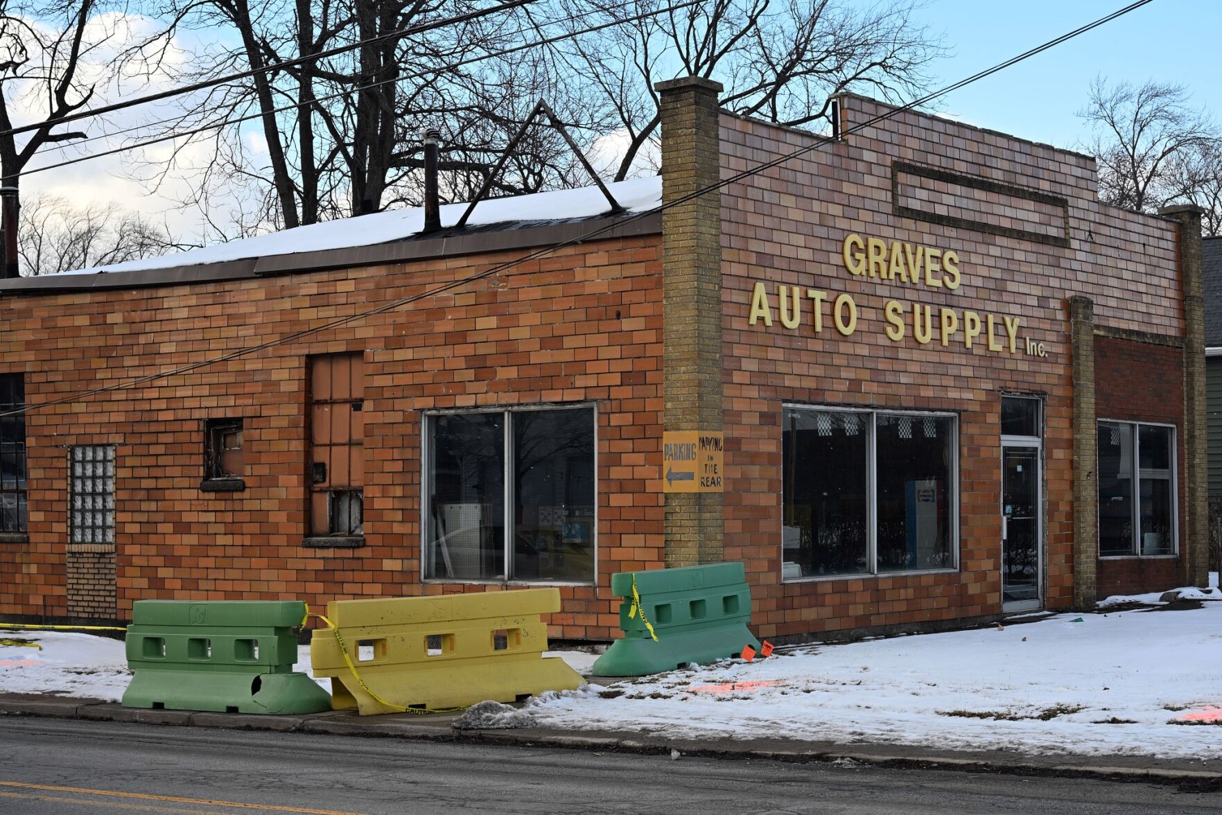What’s That Building? Sidewalk barricaded around ‘iconic’ but bowing Graves Auto Supply building in Crown Point