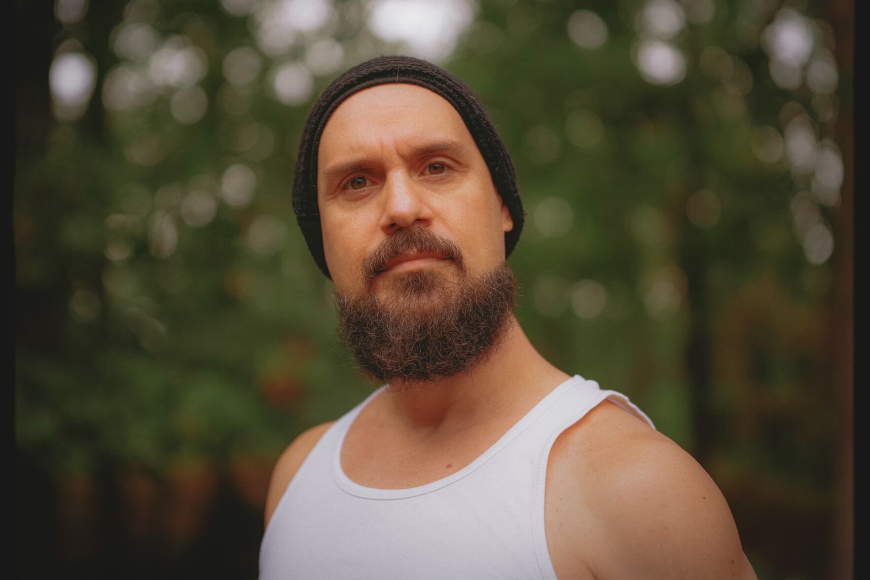 ‘I’m Your Vampire’: Versatile Tom Hamilton serves up distinctive solo debut