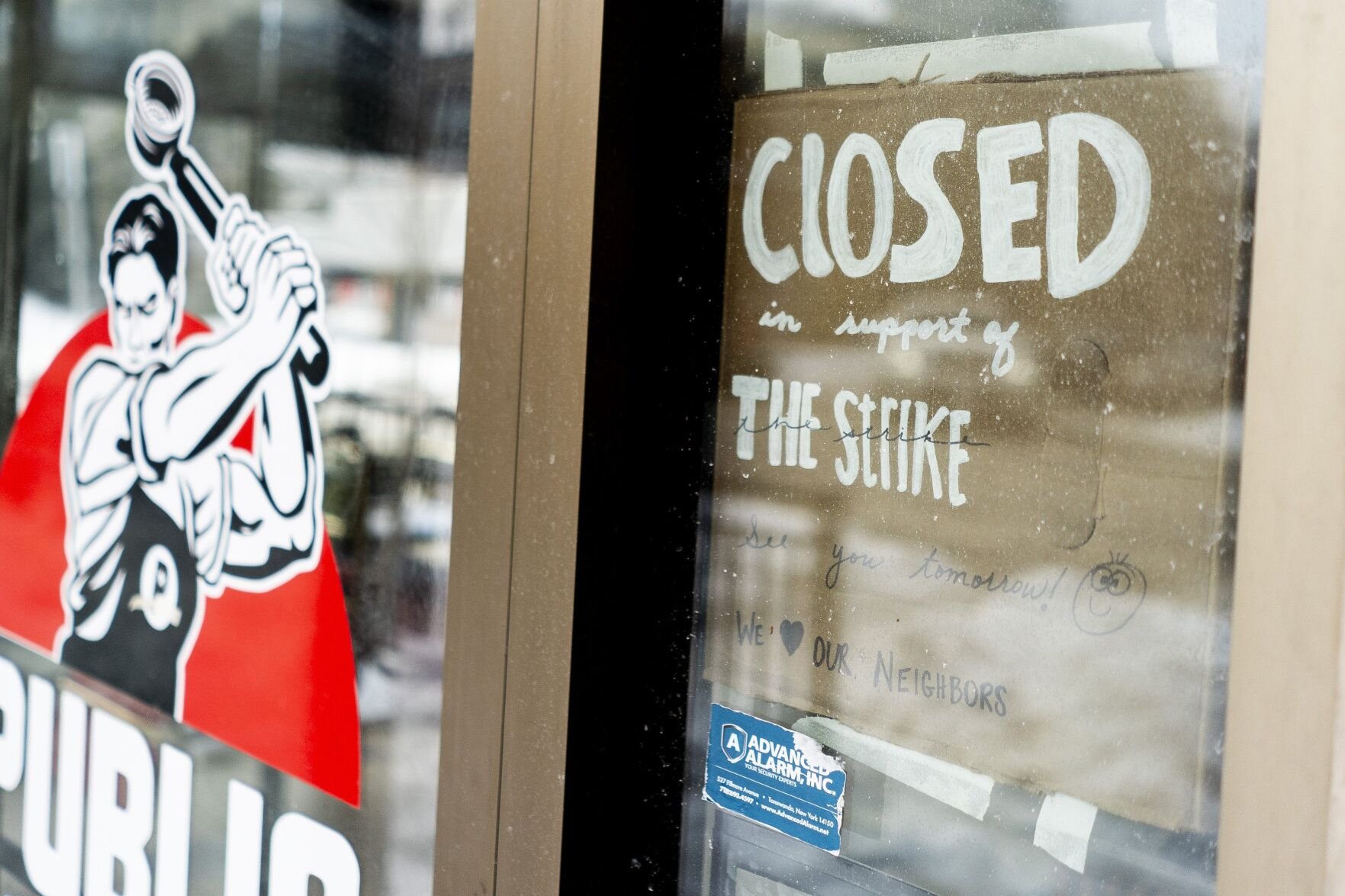 ‘We stand in solidarity’: Buffalo restaurants, cafés and shops close to protest ICE