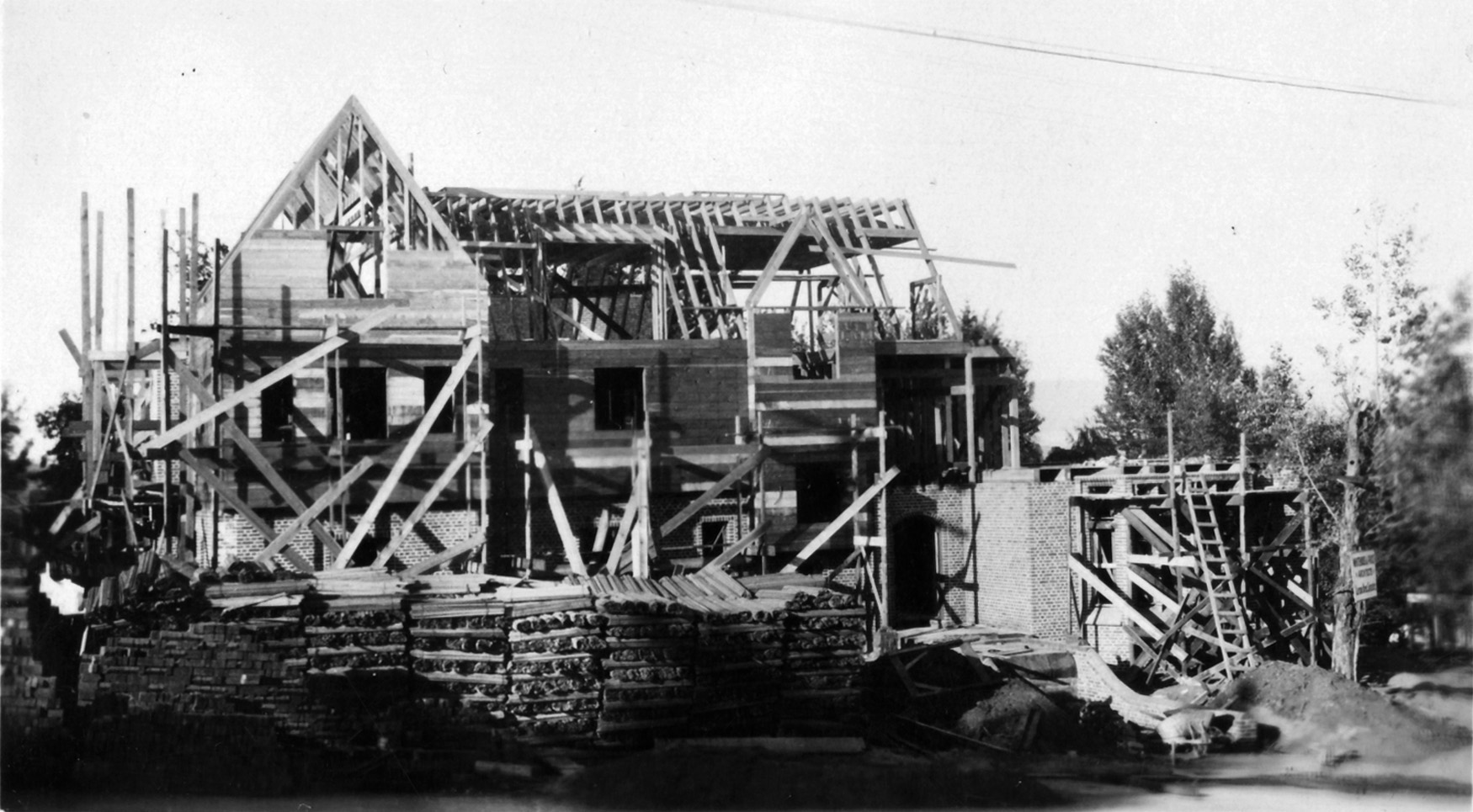 Blast from the Past / 1925: UI fraternity house under construction