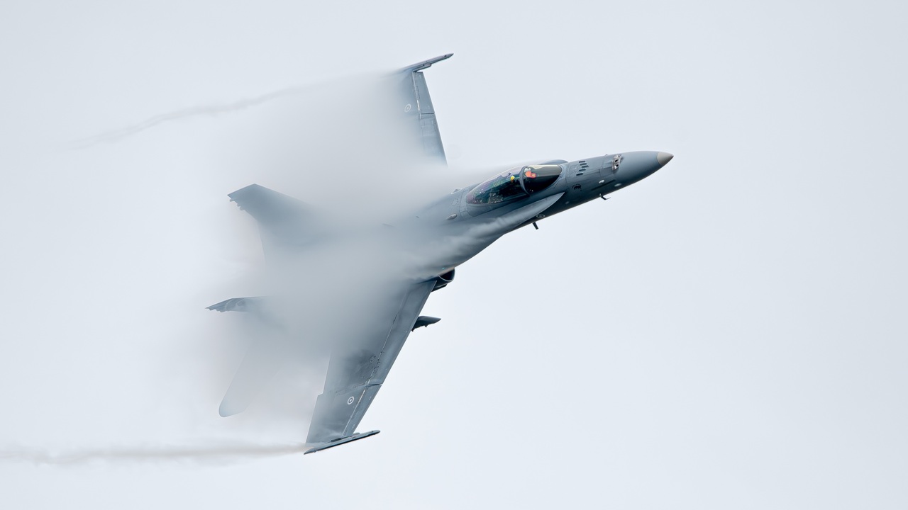 US Navy F/A-18 vs. US Air Force F-16: Which Fighter Jet Rules the Sky?