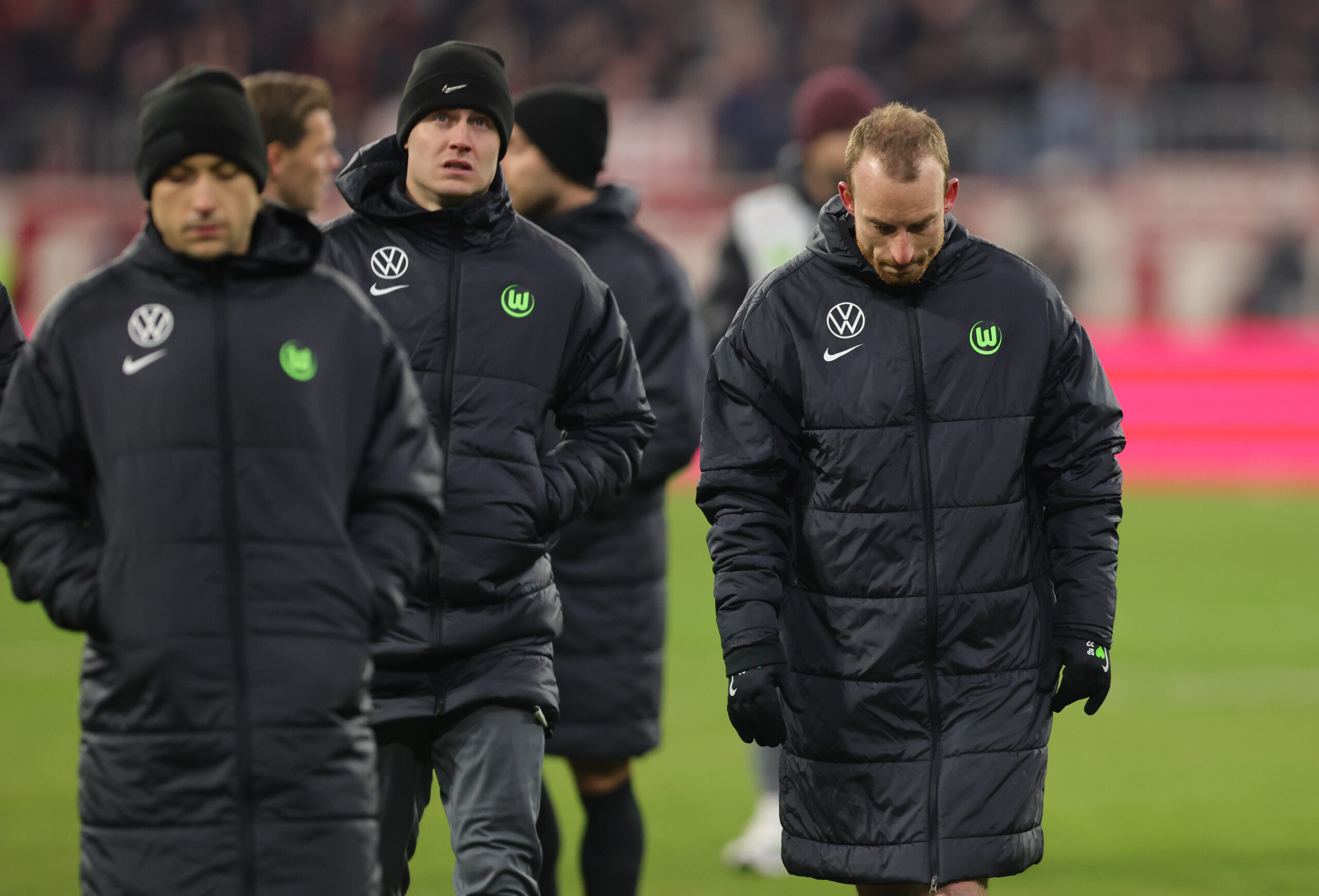 Wolfsburg coach apologizes to fans after disaster against Bayern Munich