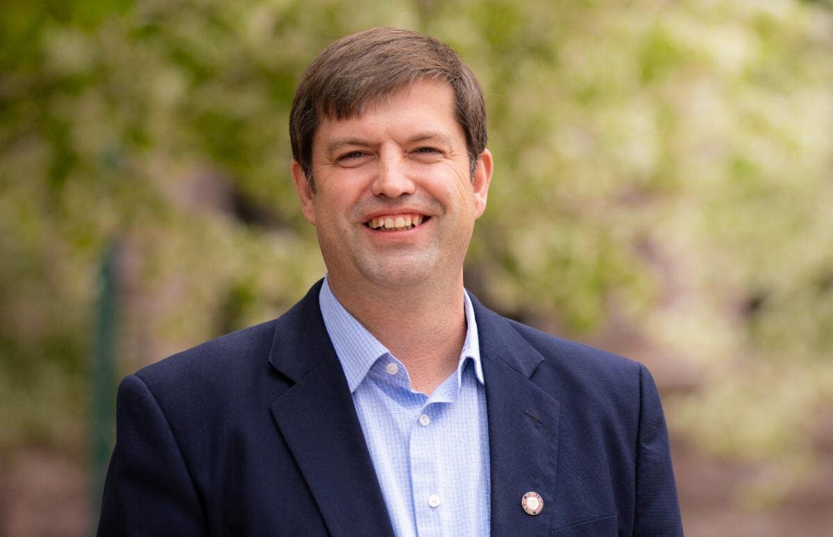 Leader of South Dakota Democratic Party announces his campaign for governor