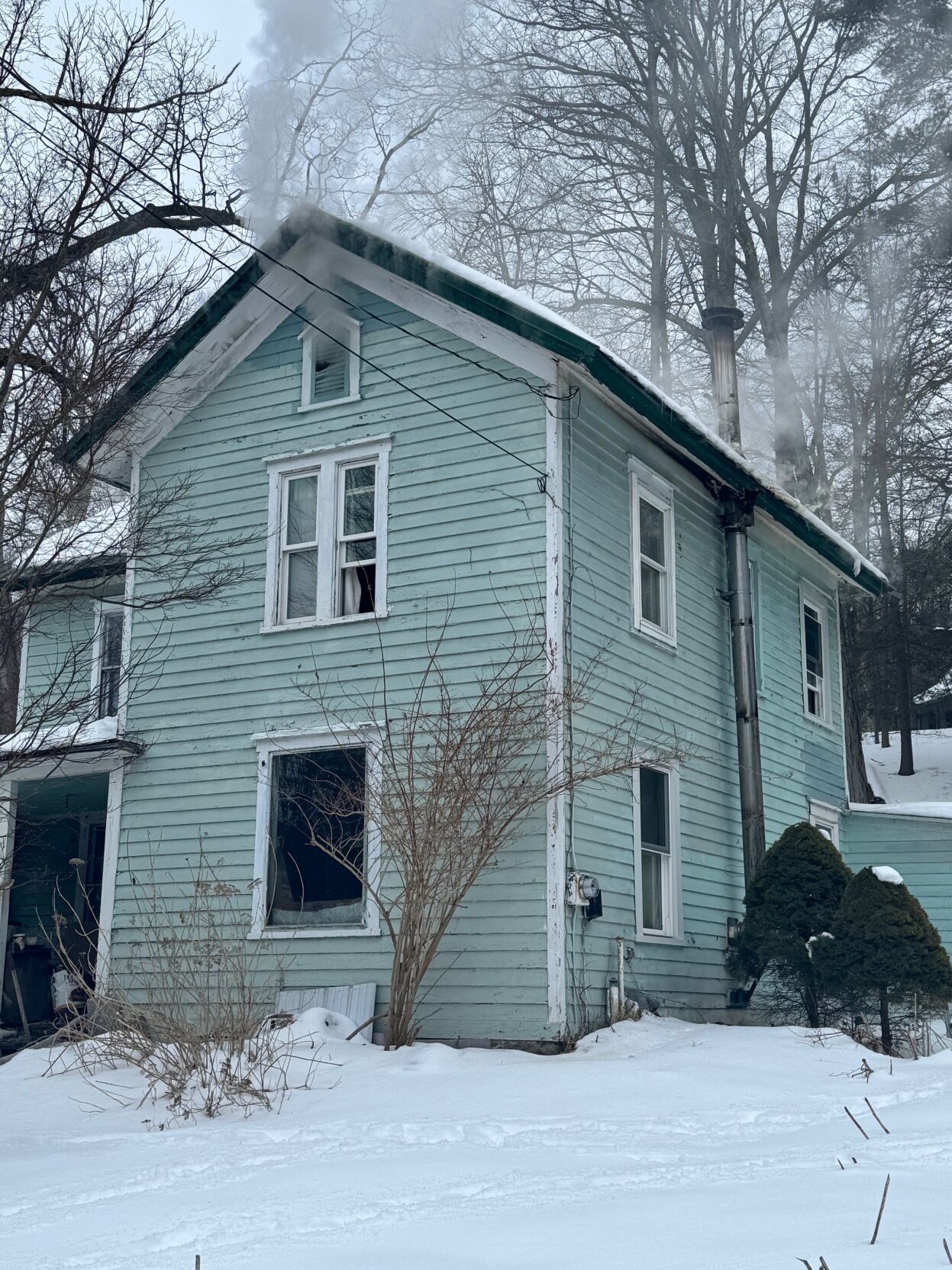 Resident treated for minor injuries in Housatonic structure fire