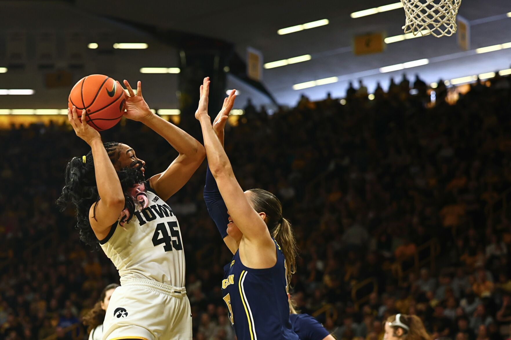 Thursday’s TV schedule: Illinois at Iowa women’s basketball plus NHL returns