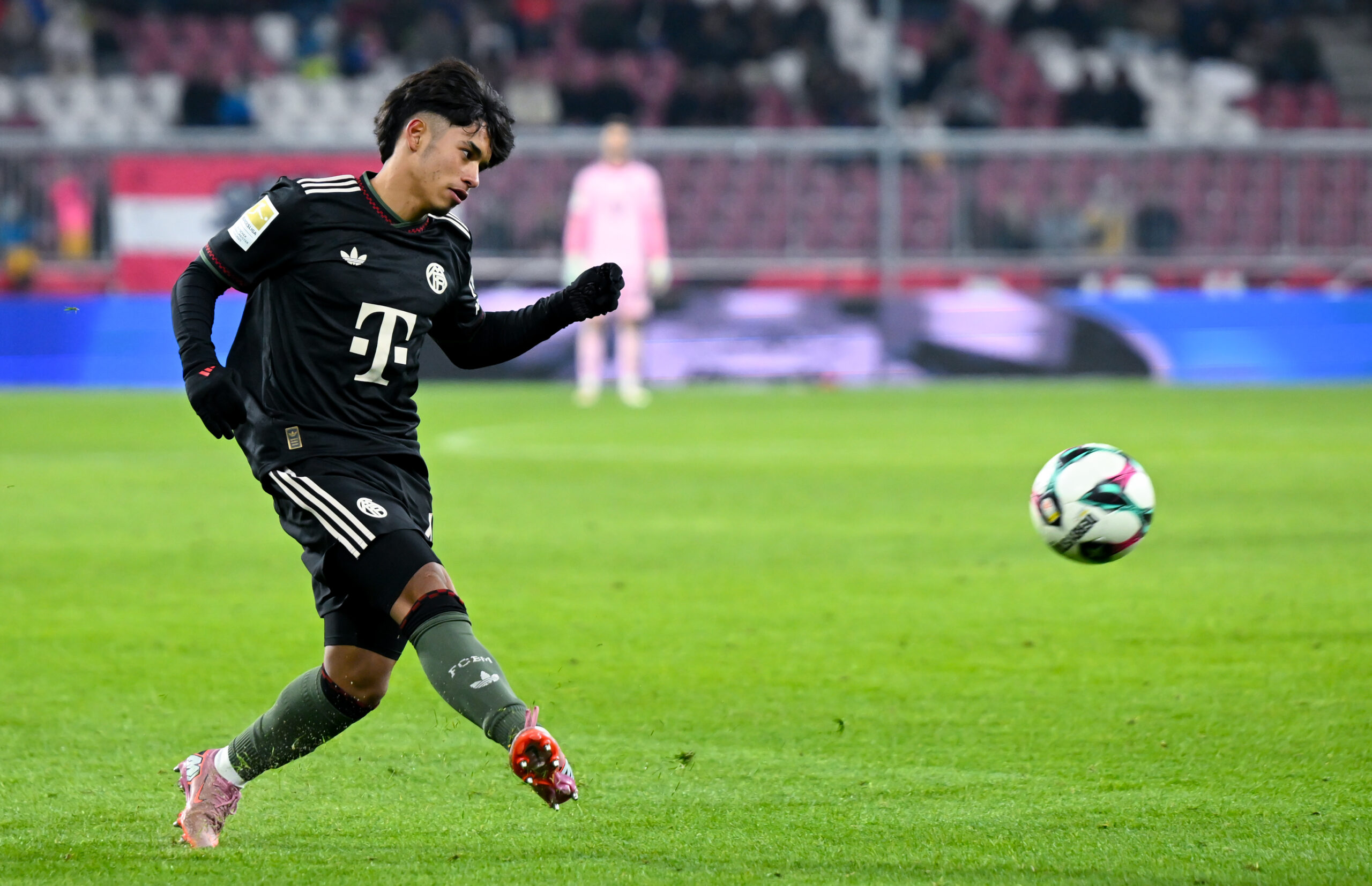 Bayern Munich preparing to offer a World Squad player a place in the senior team