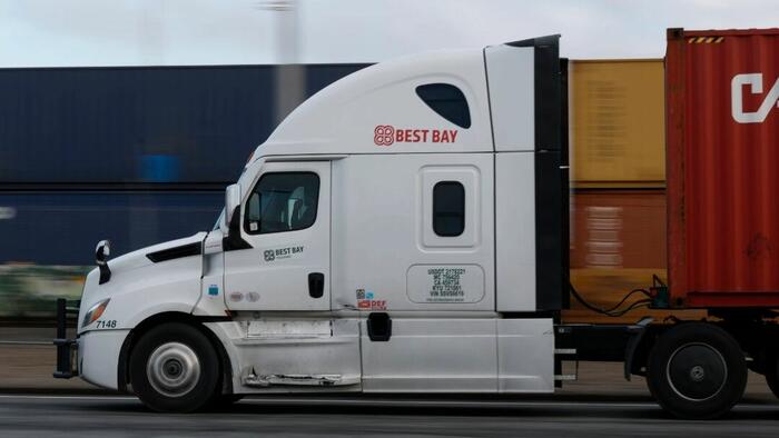 Trump Admin Mandates English-Only Tests For Truckers Seeking Commercial Driver’s Licenses