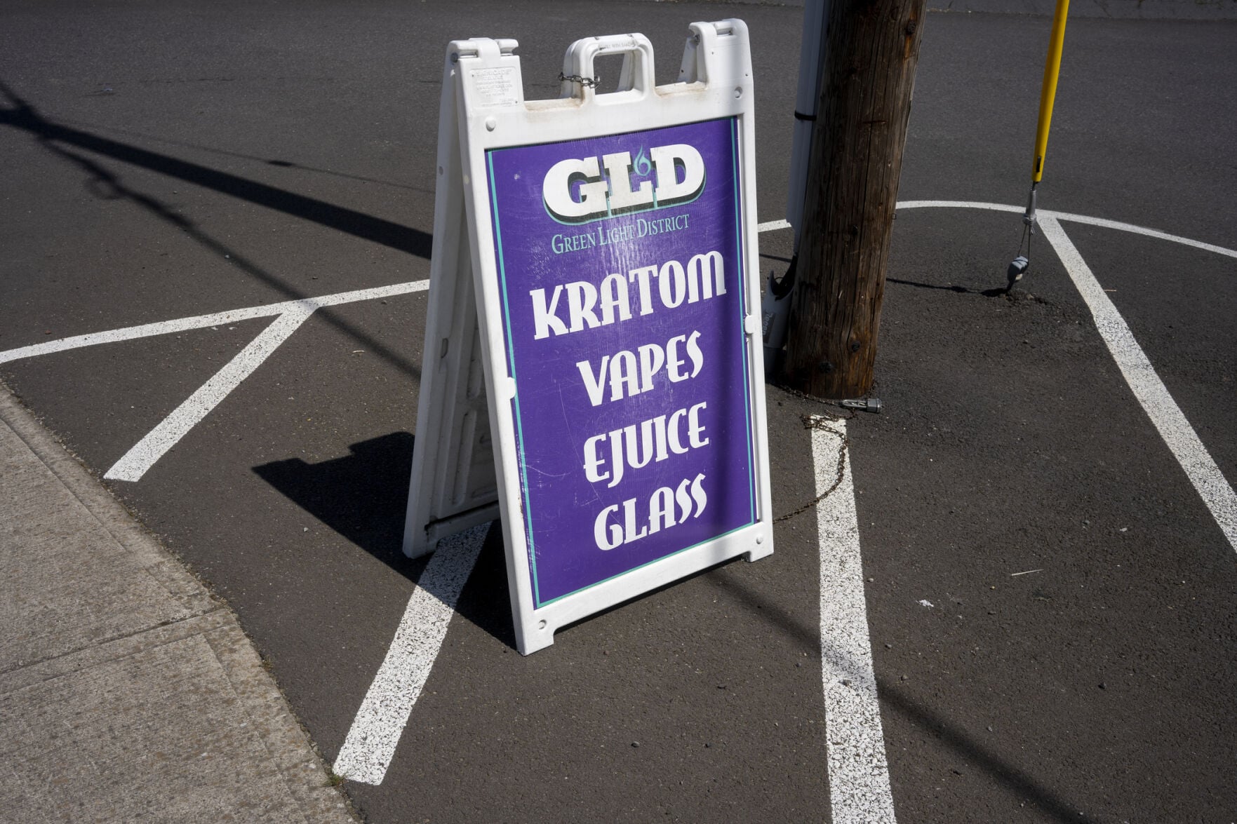 Easy to buy, hard to quit: Gas station kratom draws concern from prevention officials