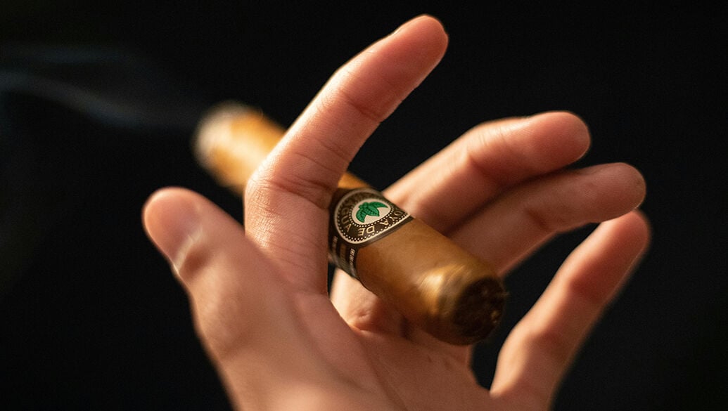 Iowa Senate passes bill allowing smoking at cigar bars