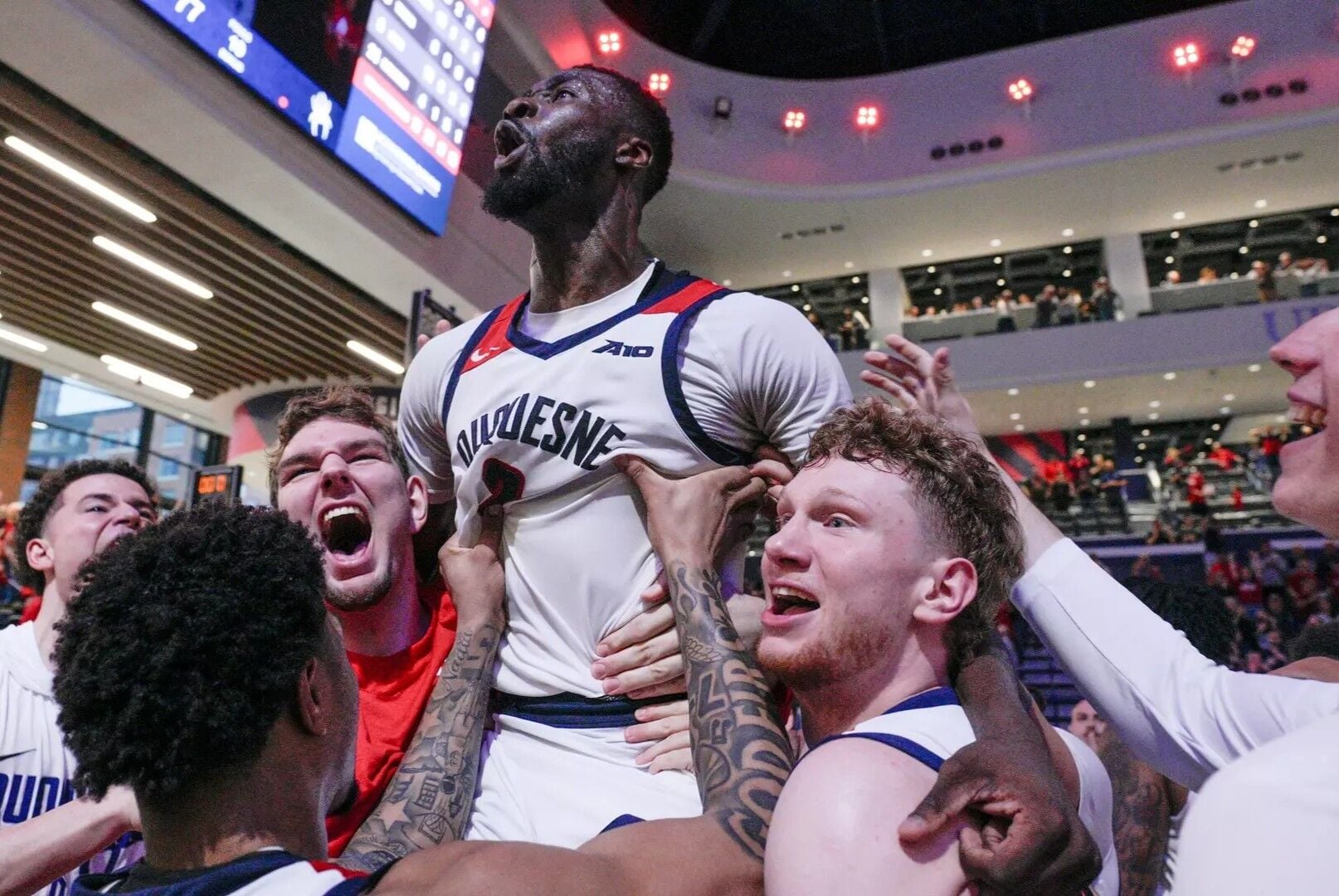 In era of unprecedented player movement, one college basketball senior stuck around