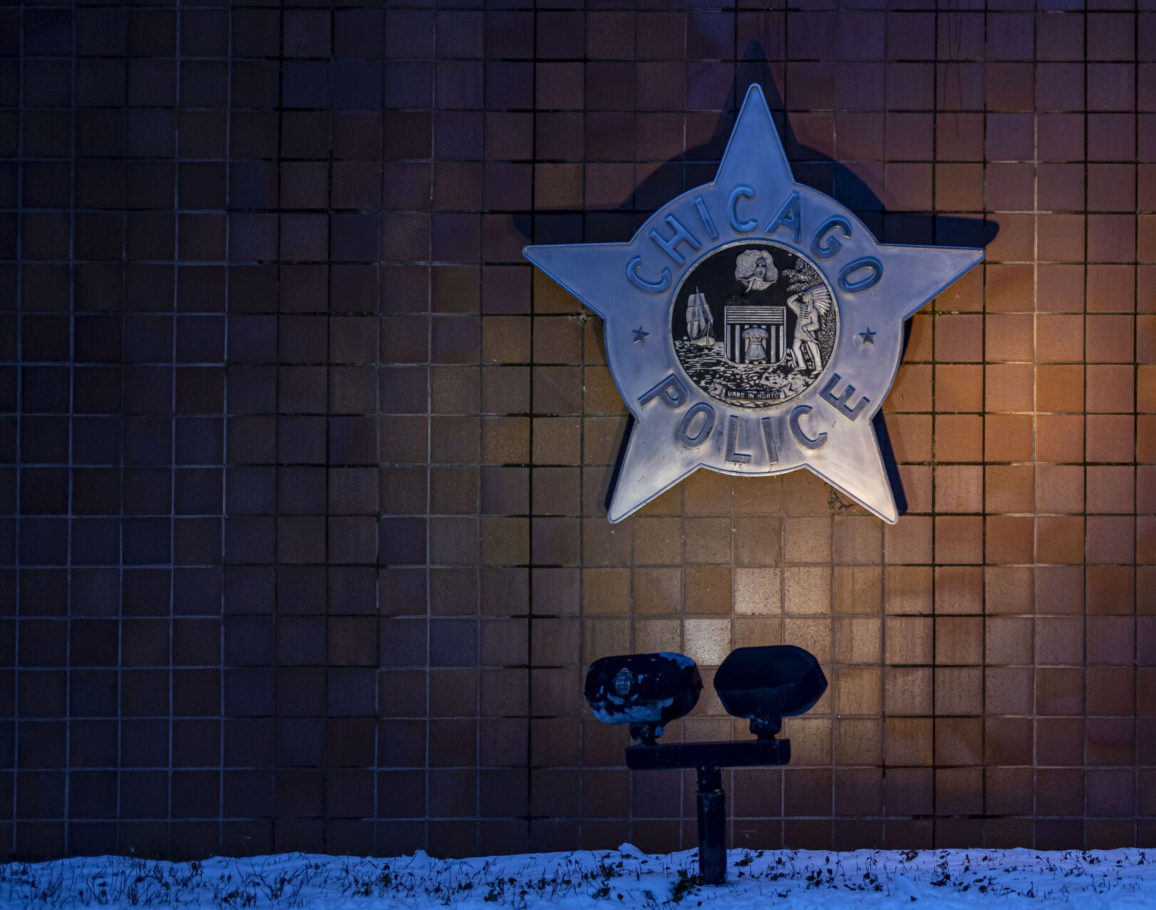 Chicago police sergeant shot on duty Saturday night, cops say