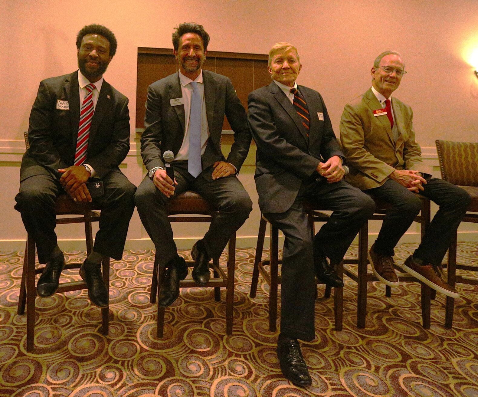 Illinois Republican candidates voice cautious optimism at Henry County event