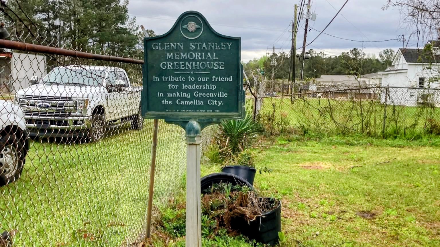 Master gardeners, city begin greenhouse restoration