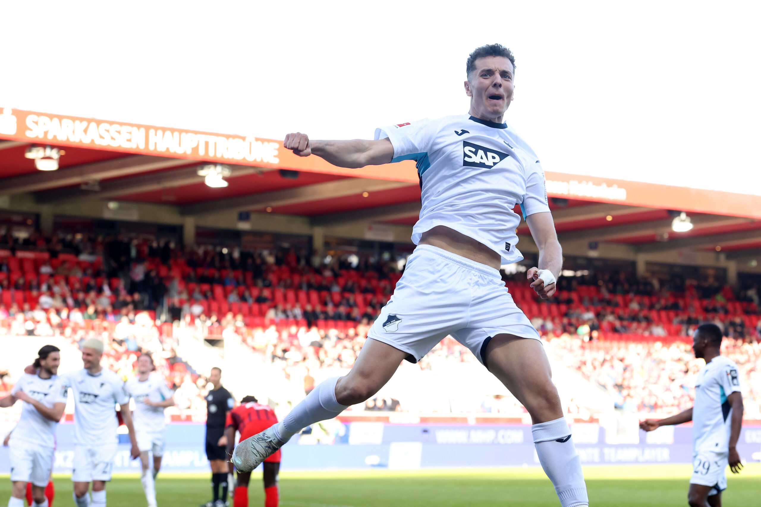 Would Fisnik Asllani be a good signing for Barcelona?