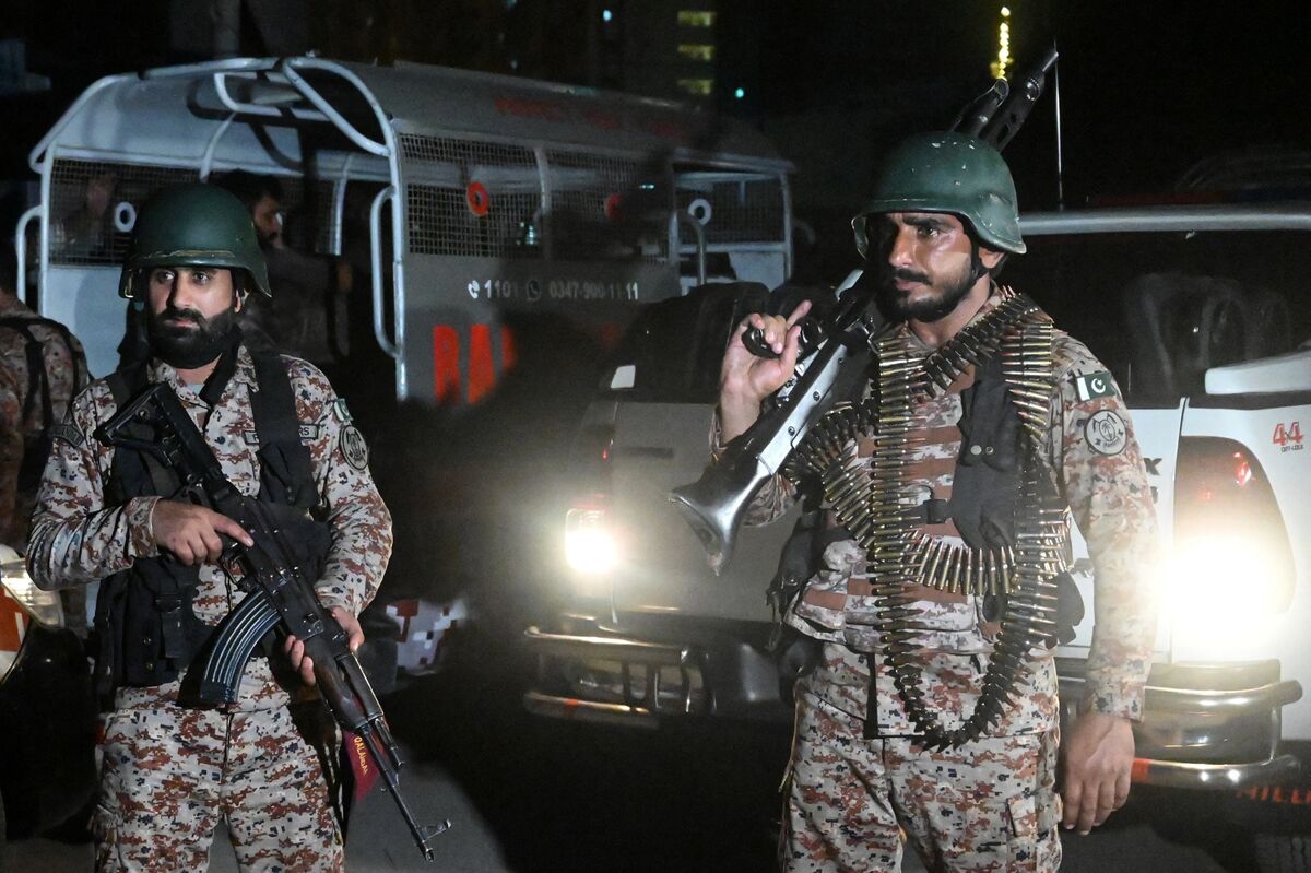 Pakistan Forces Kill Three Militants in Karachi Camp Attack