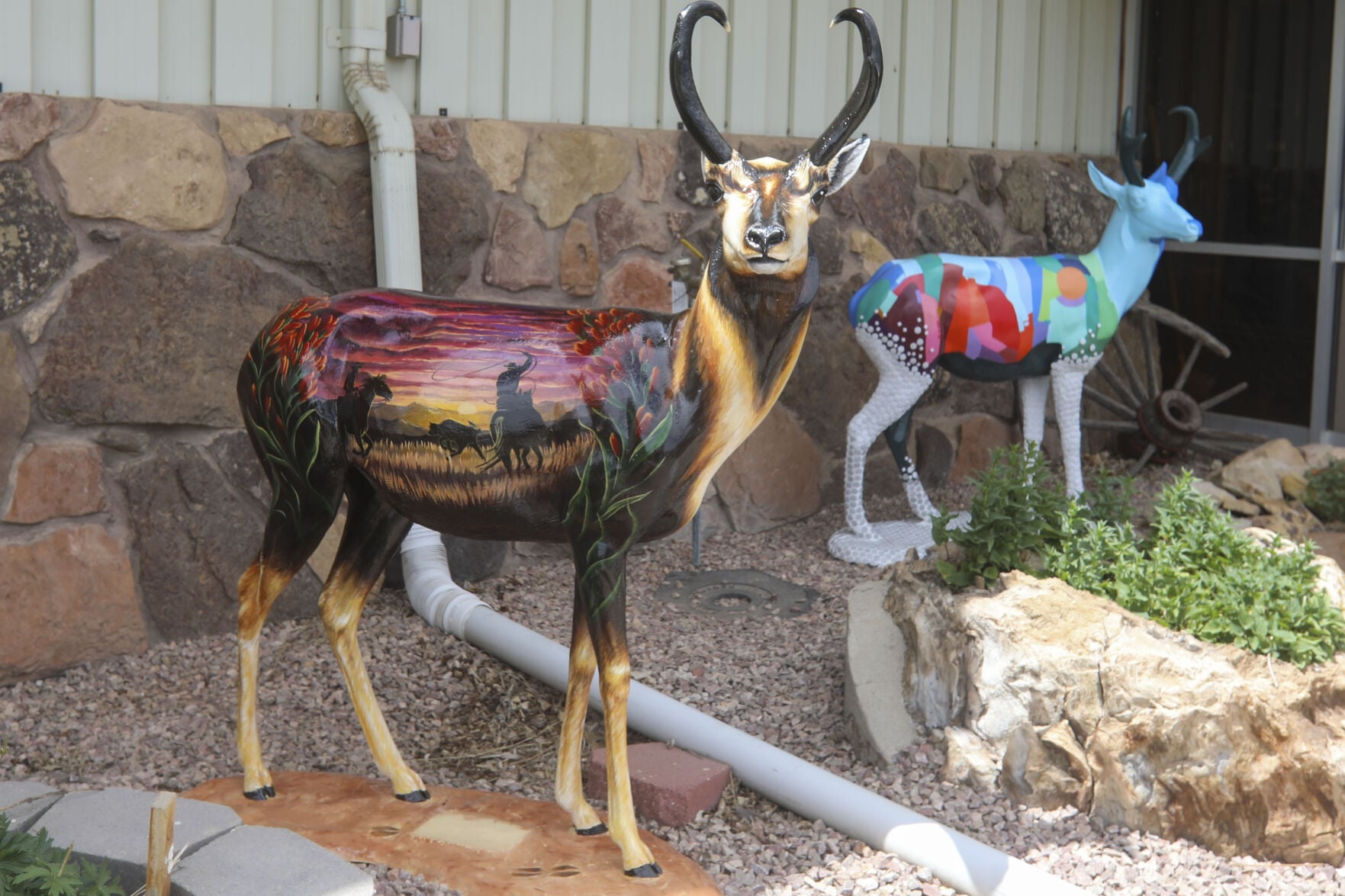 Newly painted pronghorn statues unveiled at Rockpile Museum
