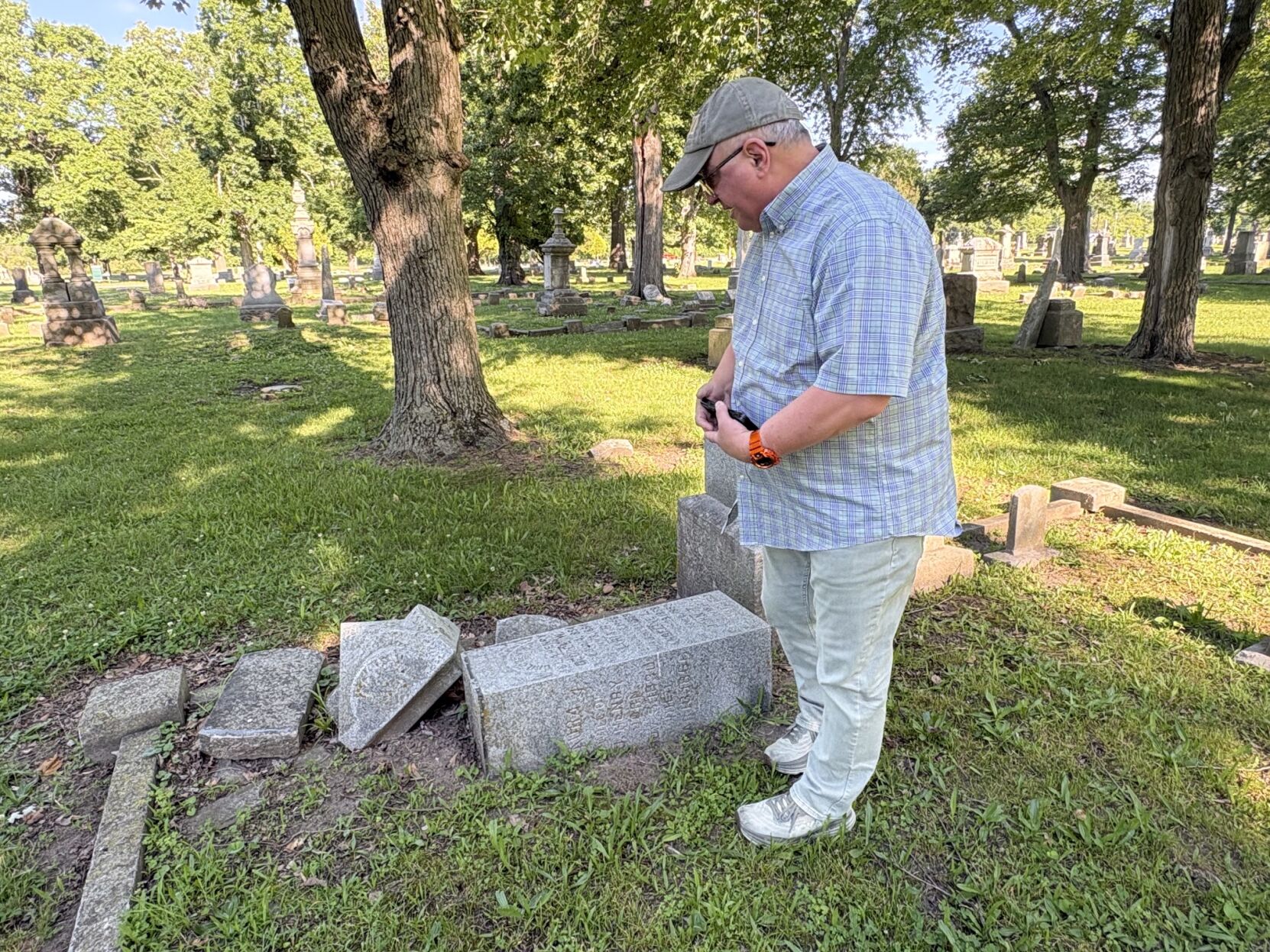 Vet says Woodlawn Cemetery in disrepair