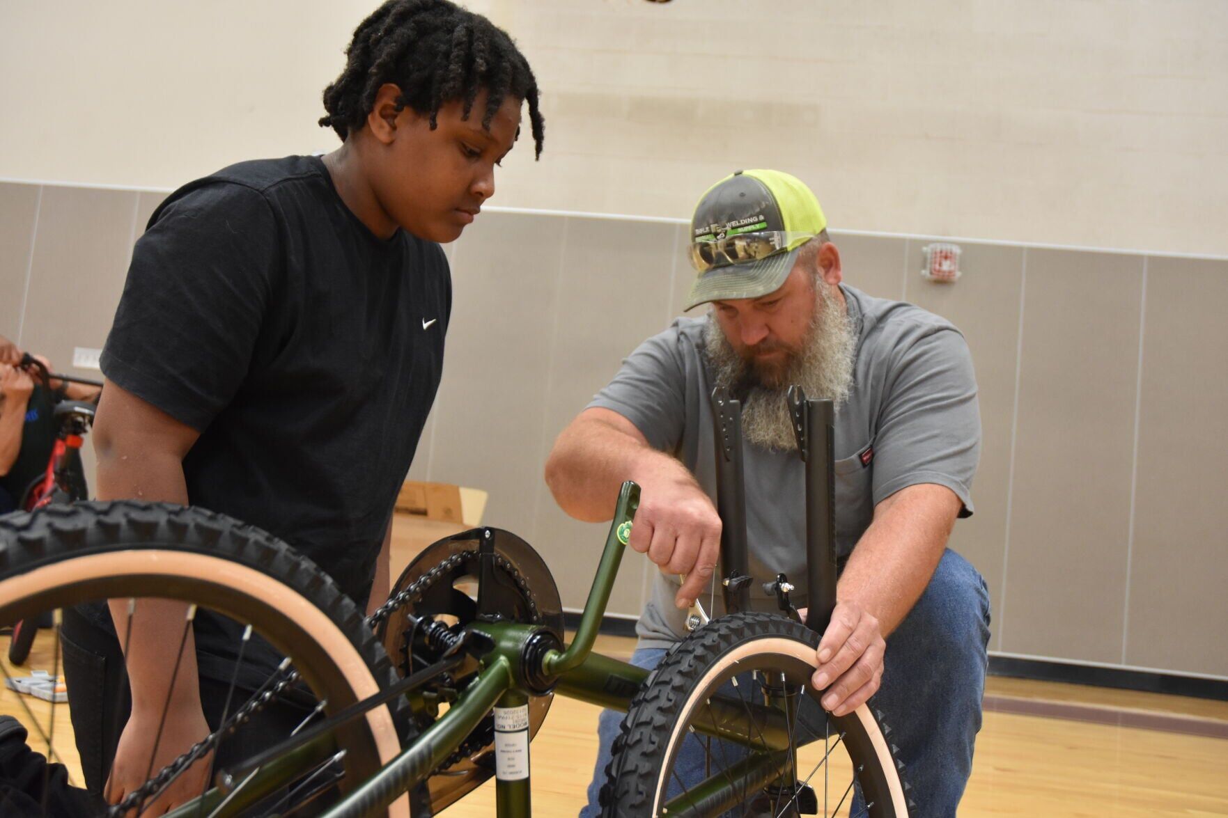 Temple ISD students build bikes with help from community volunteers