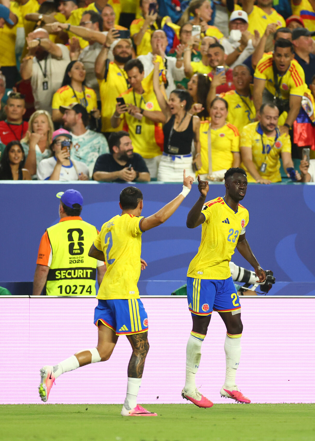 Colombia wins group in front of festive sellout Miami crowd after scoreless tie vs. Portugal