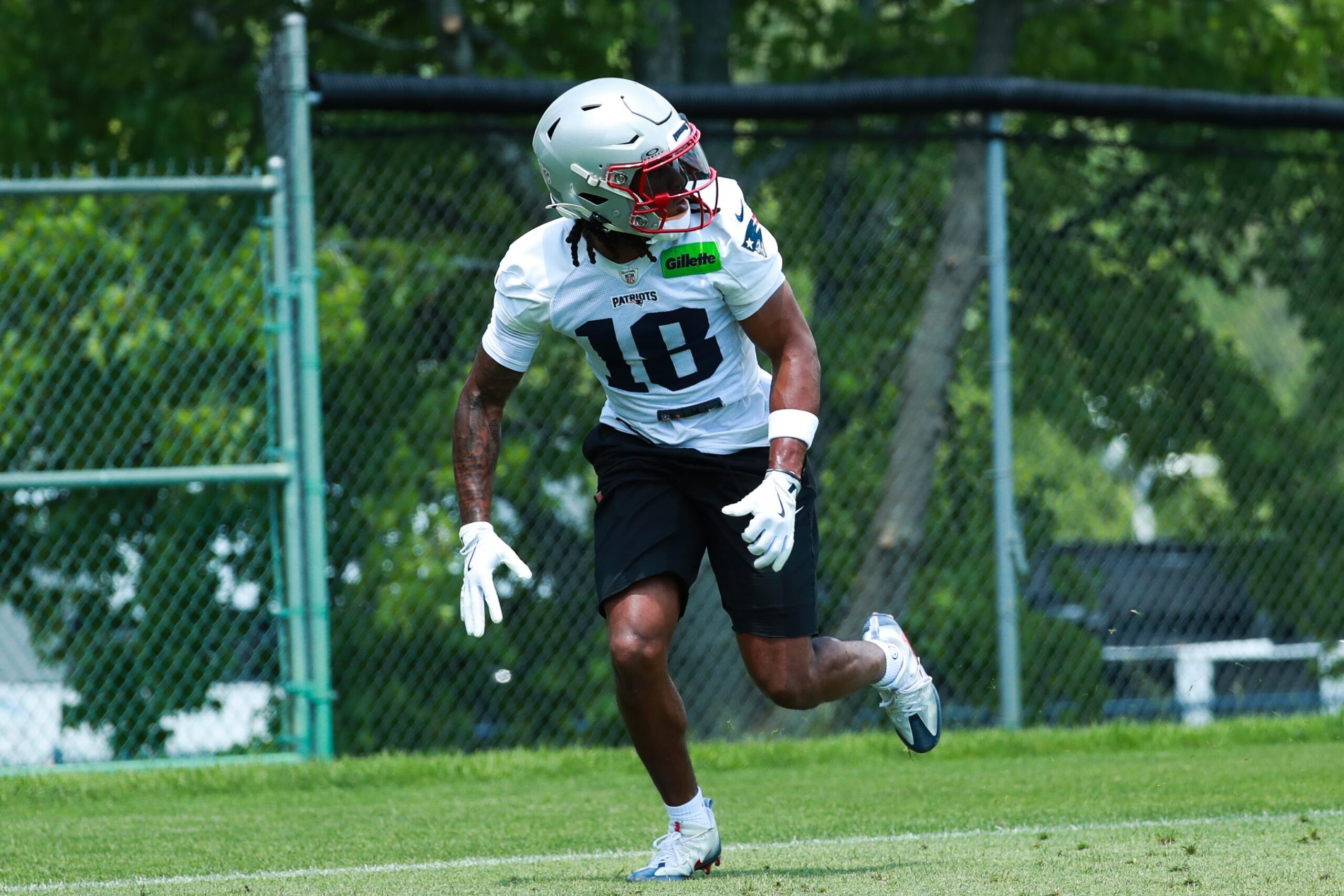 Patriots seeing growth from second-year wide receivers
