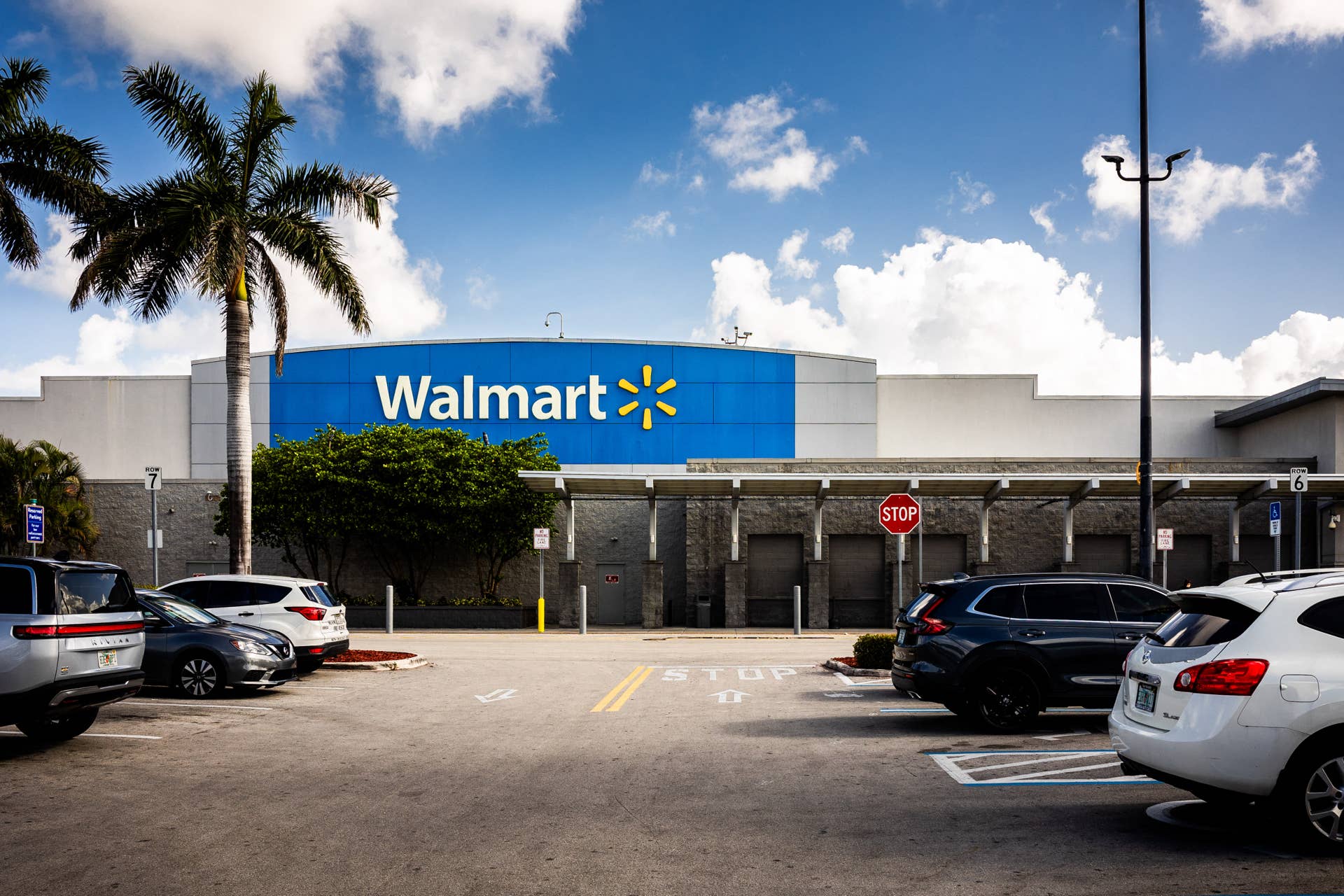 Walmart’s bestselling $190 smartwatch with 1,600+ perfect ratings is now 88% off