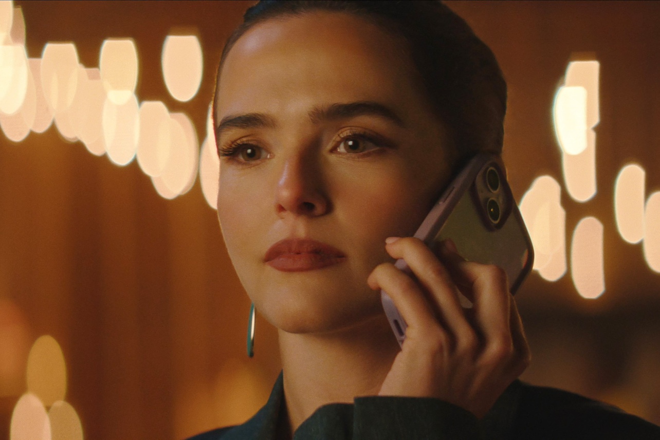 Stream It Or Skip It: ‘Voicemails for Isabelle’ on Netflix, in Which Zoey Deutch Rescues a Rom-Com From its Stalker-y Premise