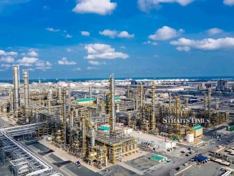 Oil Refiners Are Cashing In on a Market That Won’t Stay Broken