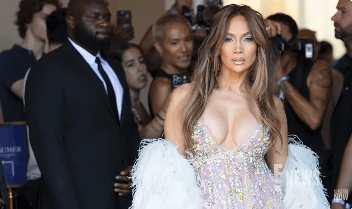 Jennifer Lopez Rescued After Losing Her Balance on City Street