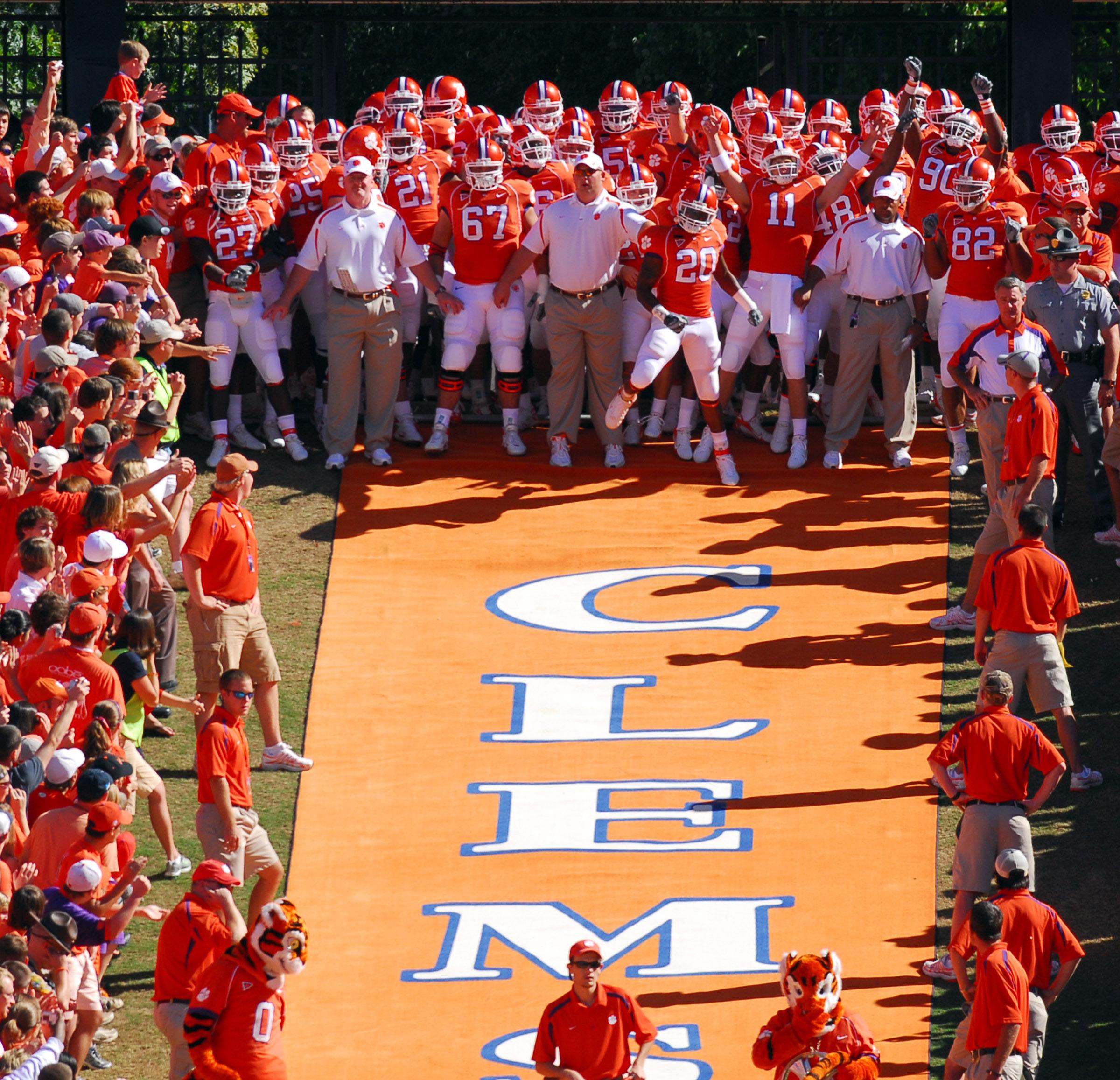 2026 Game Preview: Miami Hurricanes at Clemson Tigers