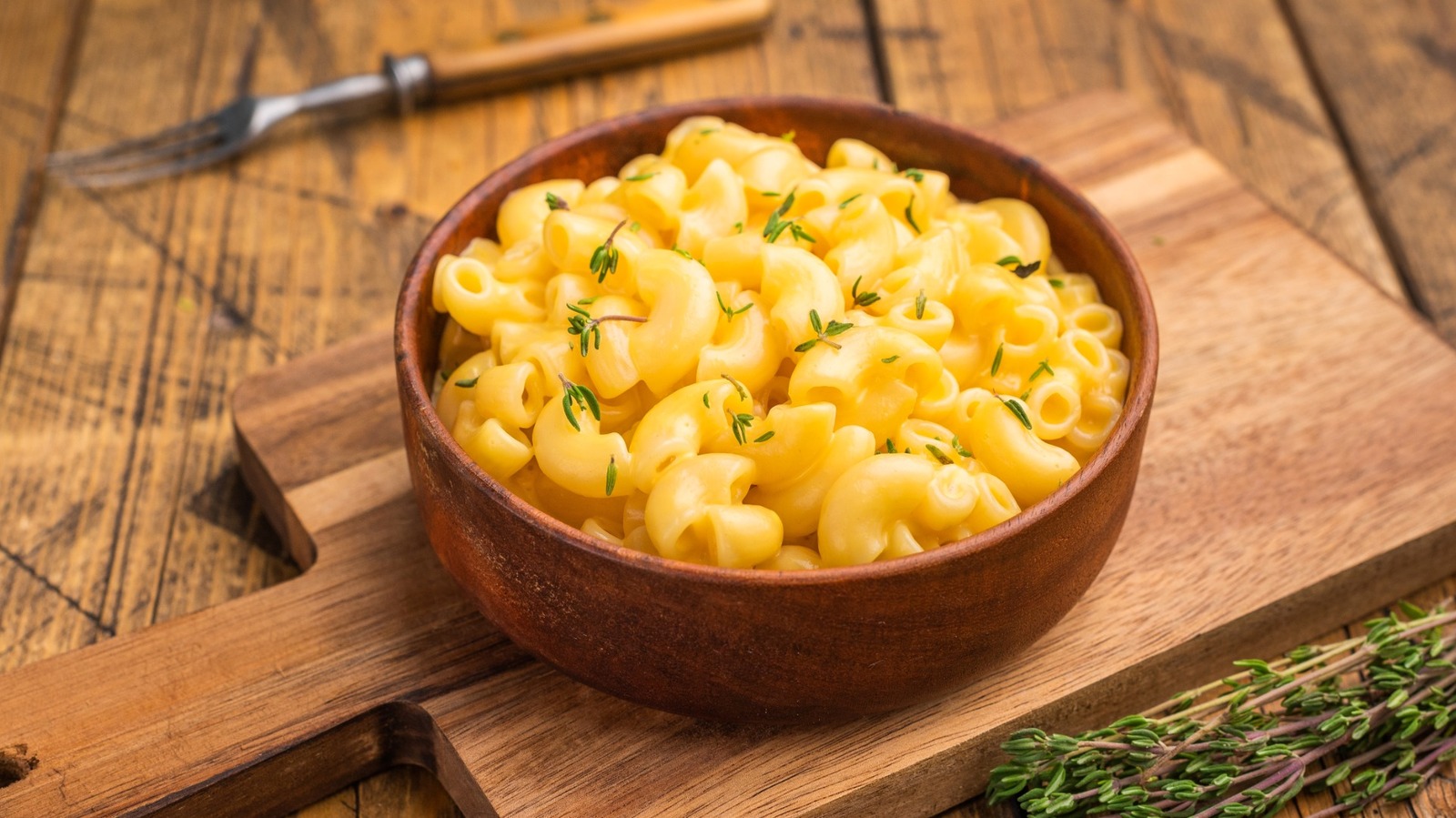 The Boxed Ingredient That Turns Mac And Cheese Into The Ultimate Comfort Food