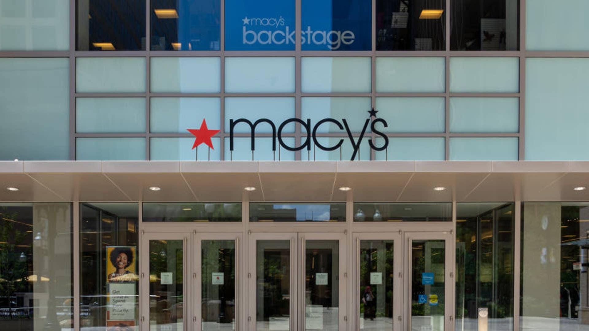 Macy’s is selling a $699 sterling silver diamond necklace for 82% off
