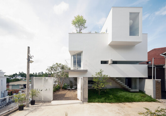 Lily Block Residence / 3fconcept