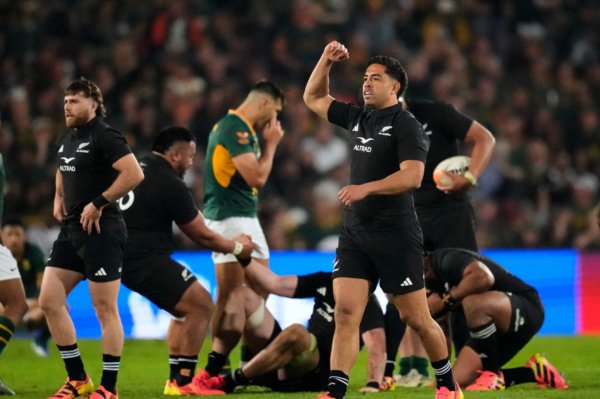 All Blacks beat South Africa 33-16 to snap Springboks’ 12-test win streak