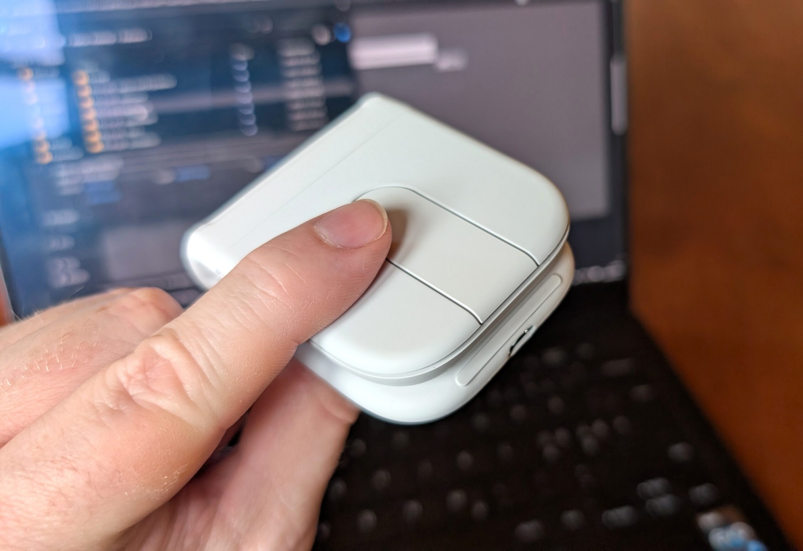 Logitech Mobi Fold review: Great for travel, not great for comfort