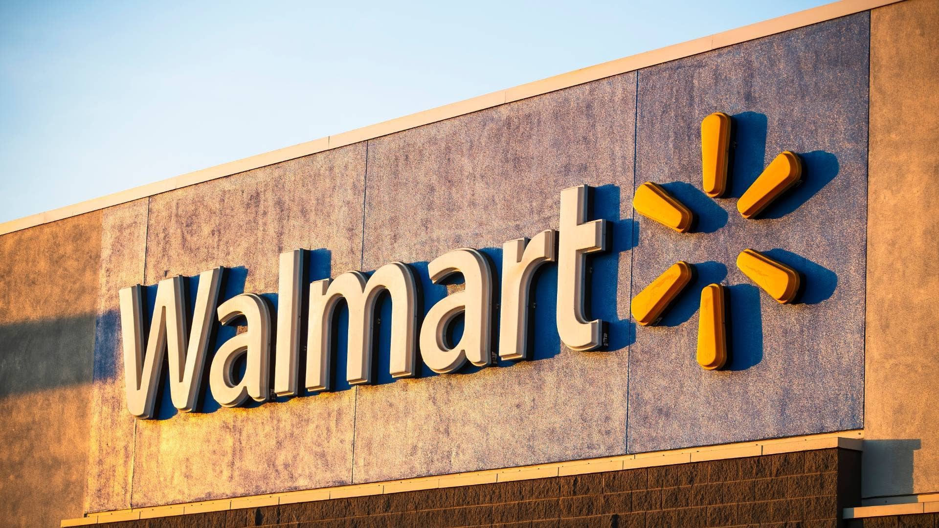 Walmart’s $99 adjustable patio lounge chair has wheels and a built-in cup holder